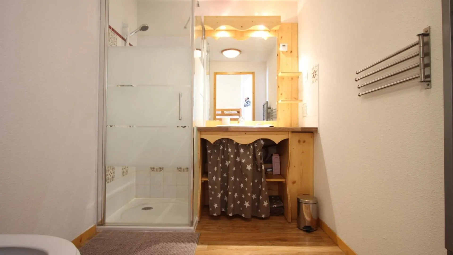 Apartment Charmant Studio Cabine A Chamrousse, Balcon, Tv - Fr-1-549-145
