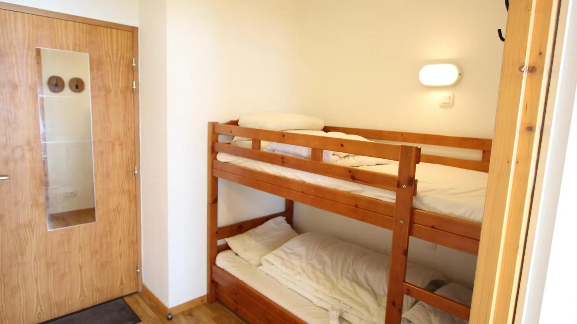 Charmant Studio Cabine A Chamrousse, Balcon, Tv - Fr-1-549-145